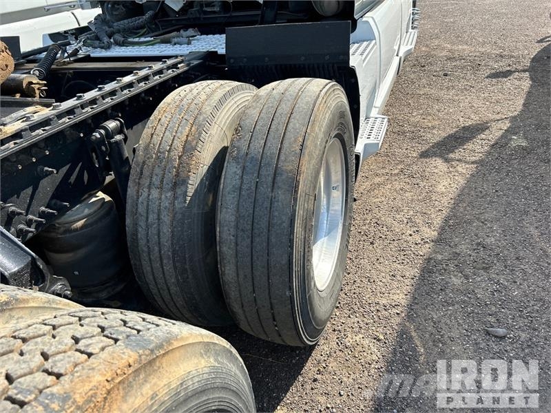 Volvo VNL760 Tegljači