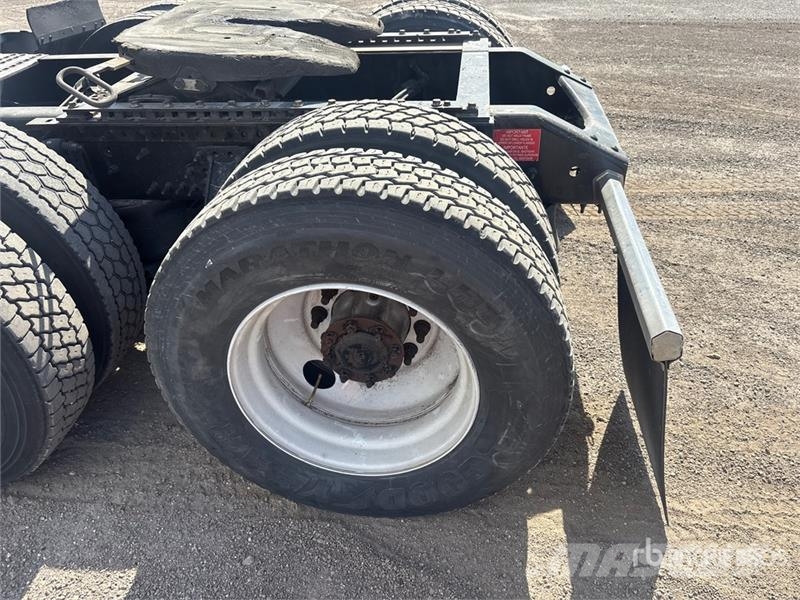 Volvo VNL760 Tracteur routier