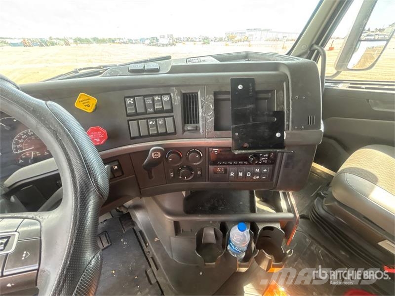 Volvo VNL760 Tracteur routier