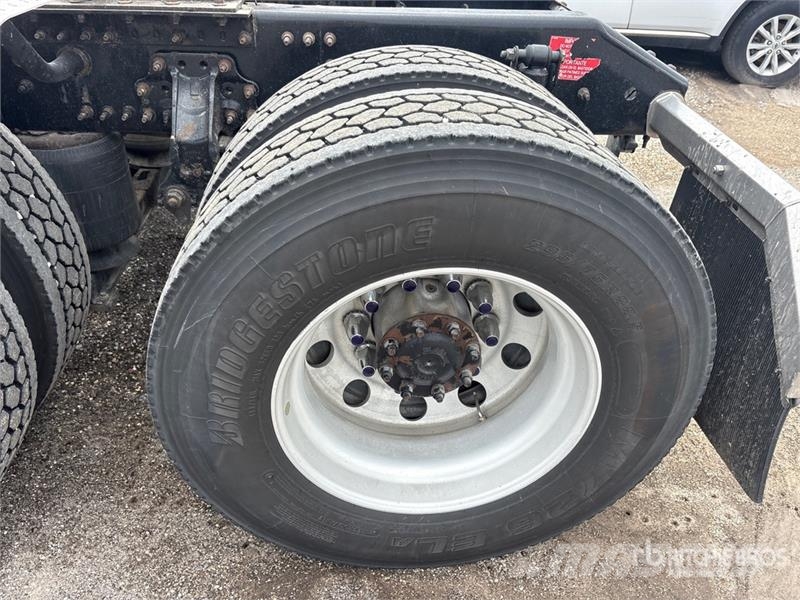 Volvo VNL760 Tracteur routier