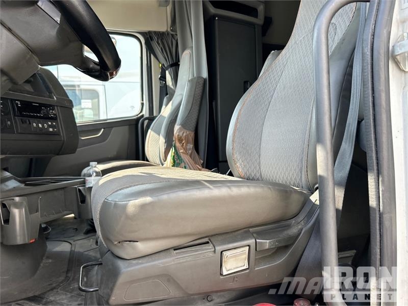 Volvo VNL760 Tegljači