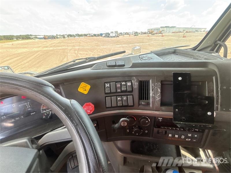 Volvo VNL760 Tracteur routier