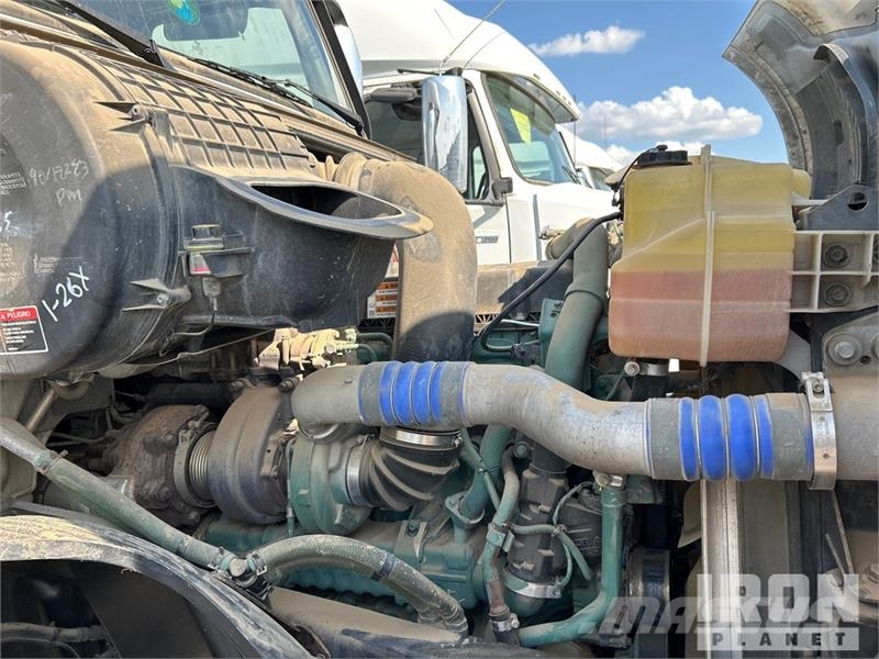 Volvo VNL760 Tegljači