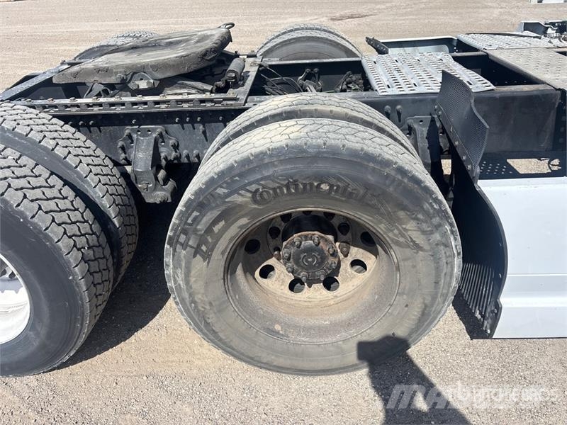 Volvo VNL760 Tracteur routier