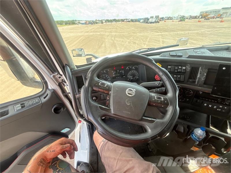 Volvo VNL760 Tracteur routier