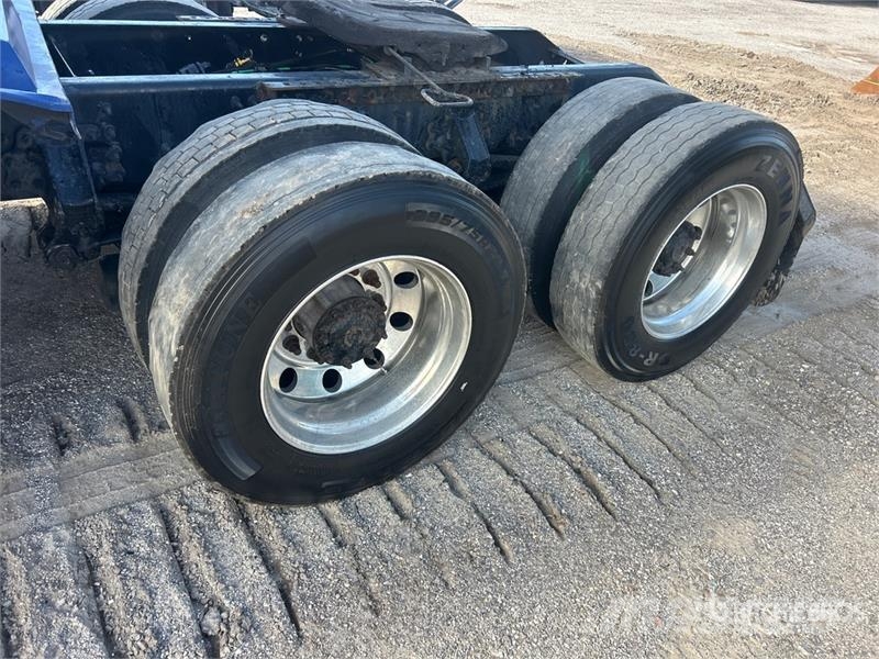 Volvo VNL780 Sattelzugmaschinen