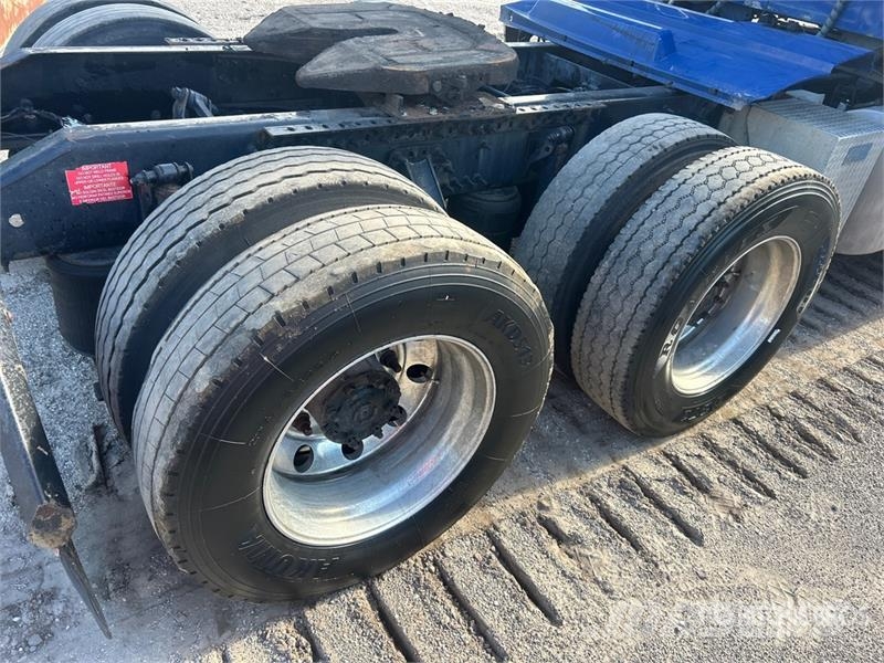Volvo VNL780 Sattelzugmaschinen
