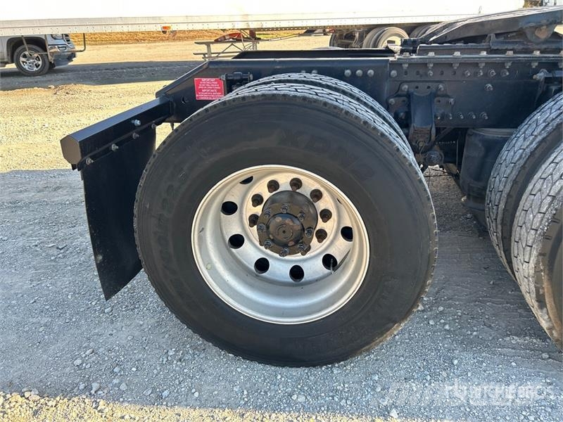 Volvo VNL860 Sattelzugmaschinen