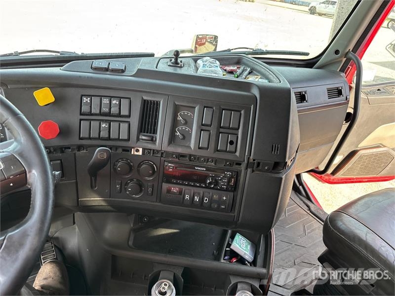 Volvo VNL860 Tractor Units