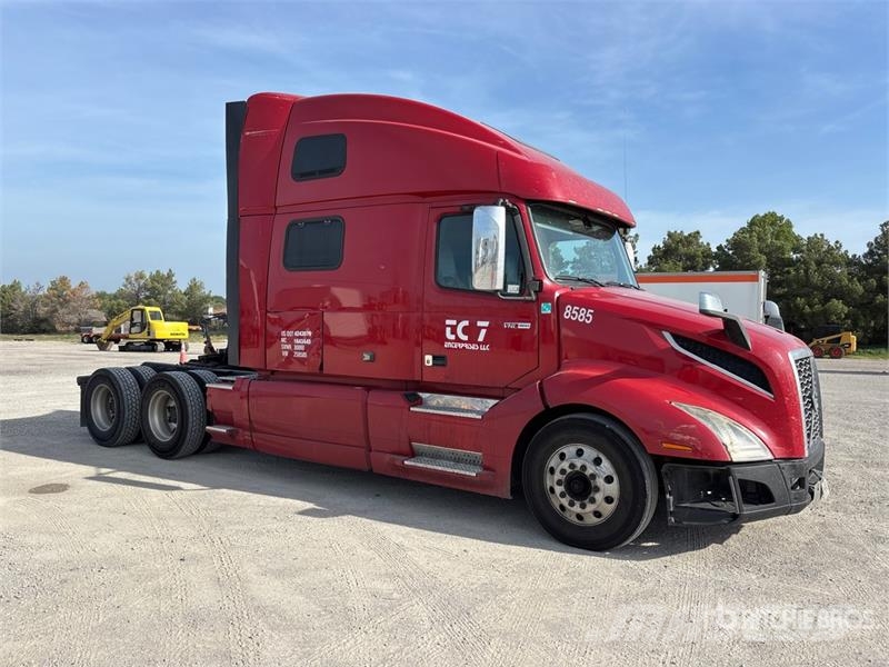 Volvo VNL860 Tractor Units
