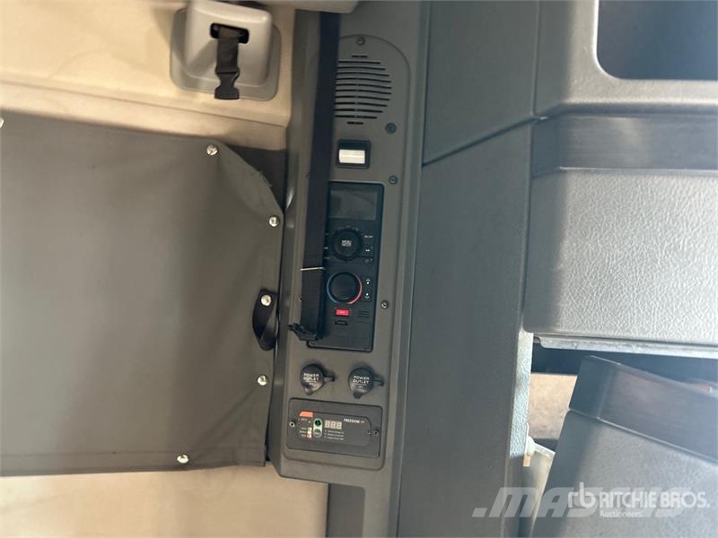 Volvo VNL860 Sattelzugmaschinen