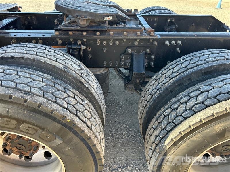 Volvo VNL860 Sattelzugmaschinen