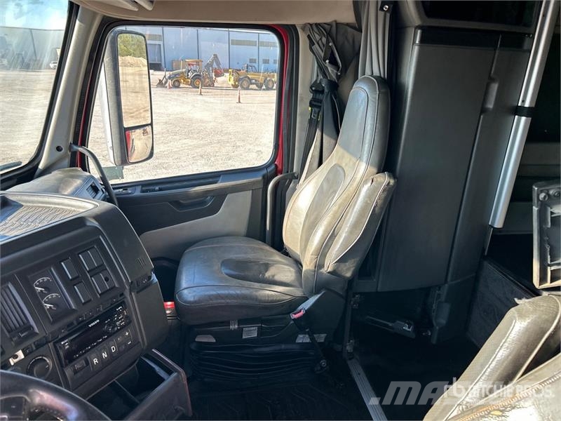 Volvo VNL860 Sattelzugmaschinen