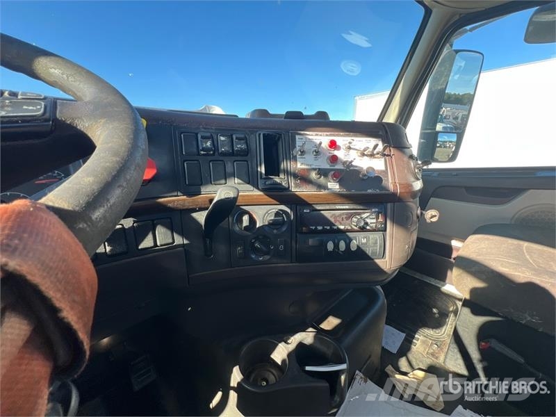 Volvo VNM Camiones tractor