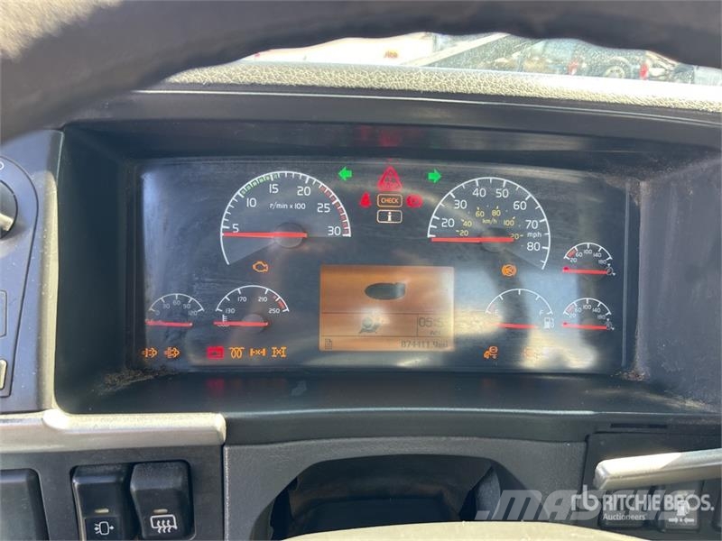Volvo VNM Camiones aspiradores/combi
