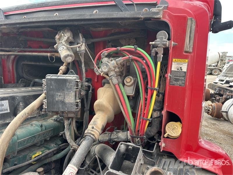 Volvo VNM Sattelzugmaschinen
