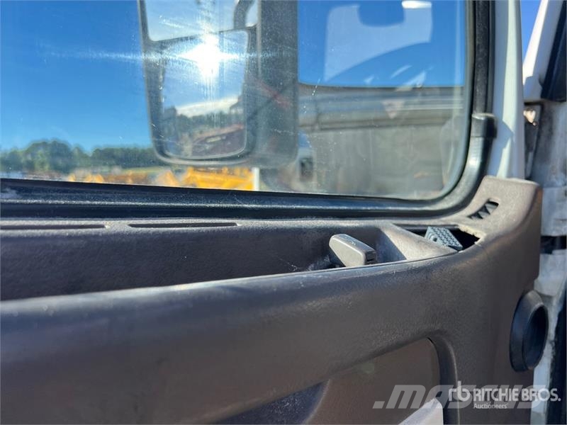 Volvo VNM Camiones tractor