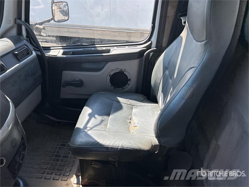 Volvo VNM Camion vidanje