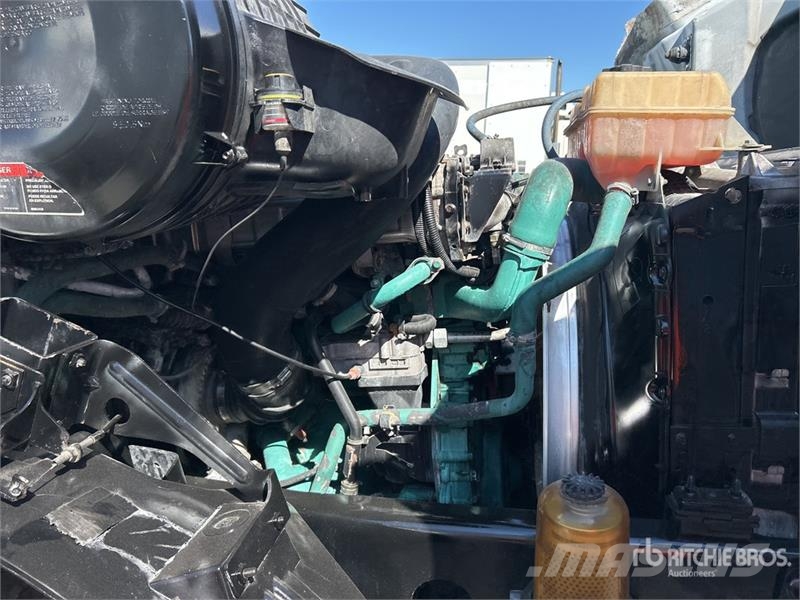 Volvo VNM Camion vidanje