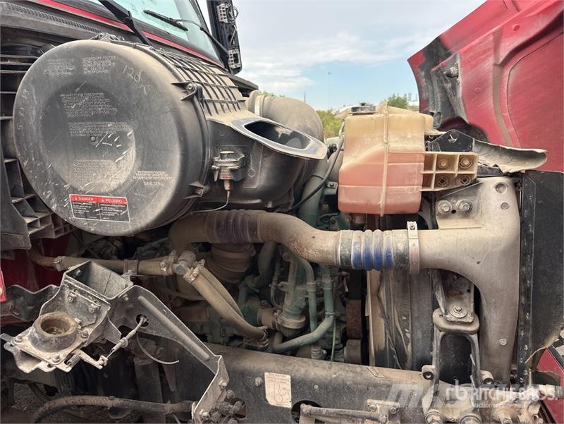Volvo VNM Sattelzugmaschinen