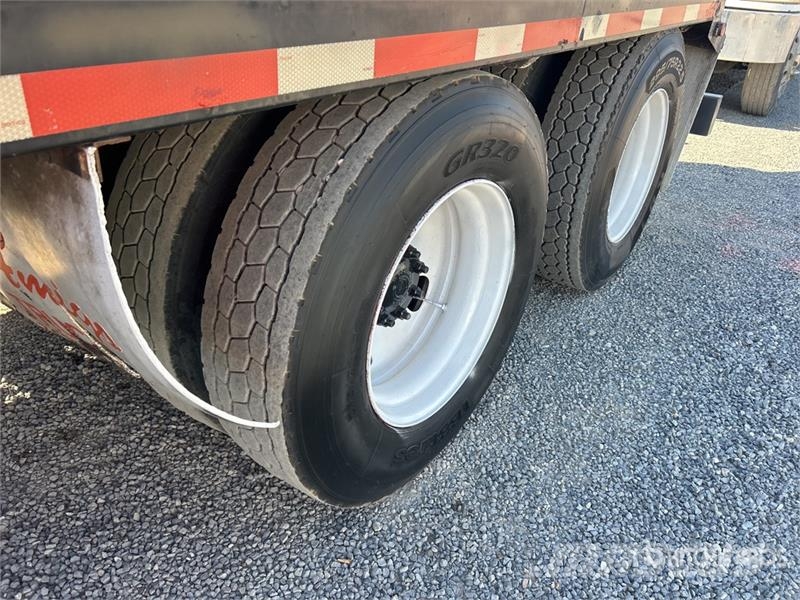 Volvo VNM Camion vidanje