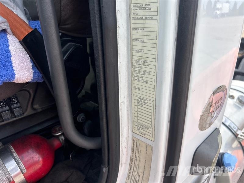 Volvo VNM وحدات الجر
