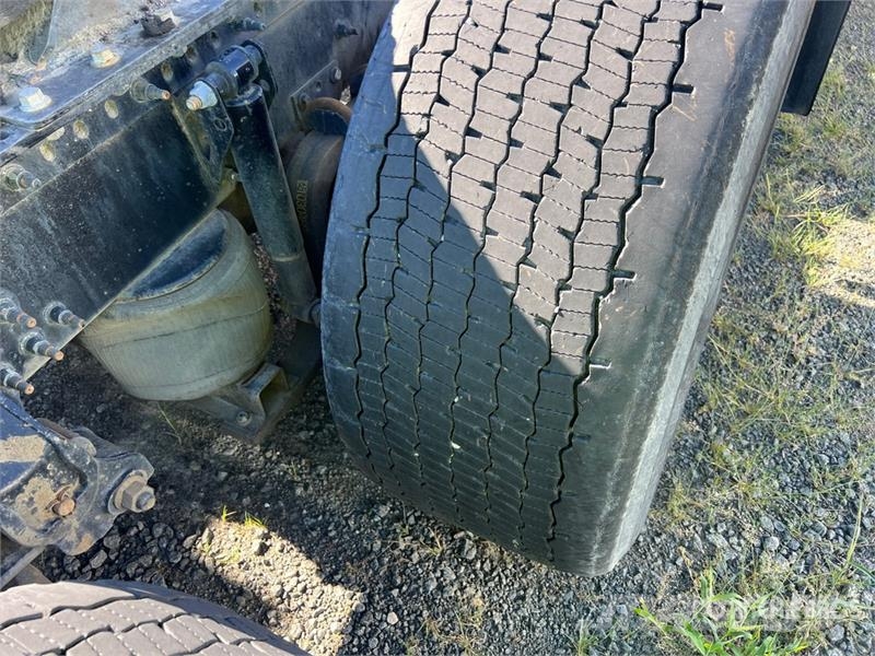 Volvo VNM Camiones tractor
