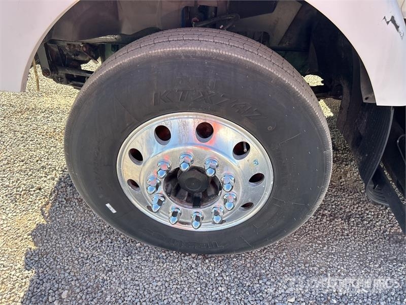 Volvo VNM Camiones aspiradores/combi