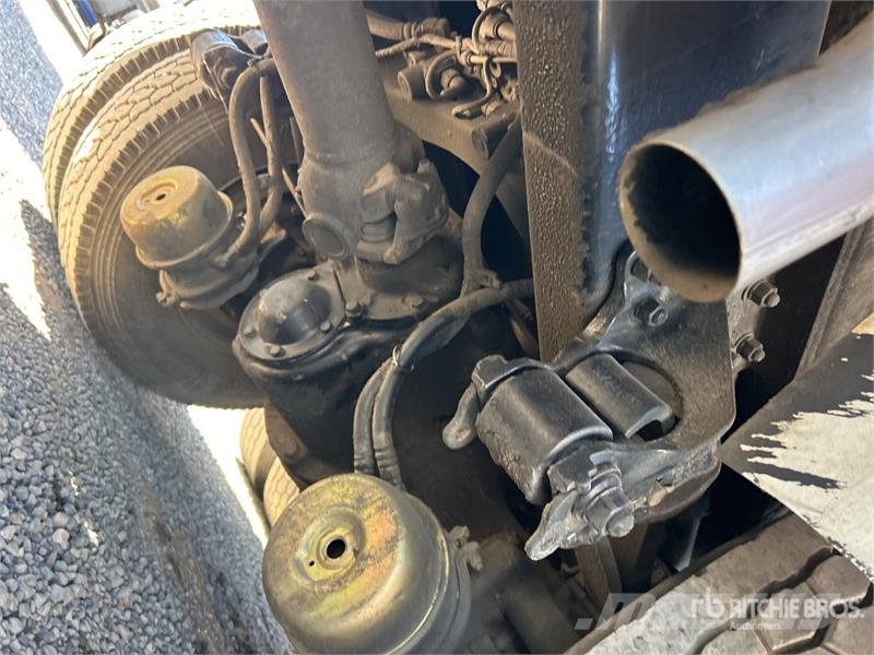 Volvo VNM Camiones aspiradores/combi