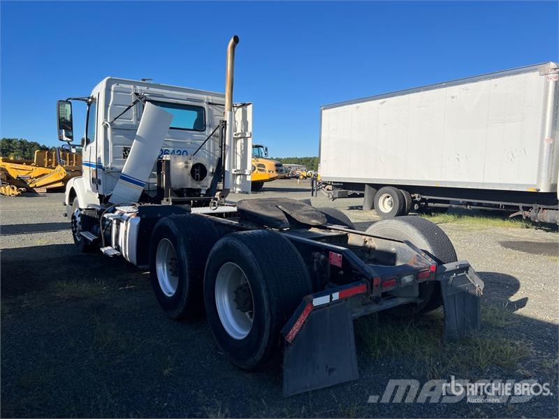 Volvo VNM Camiones tractor