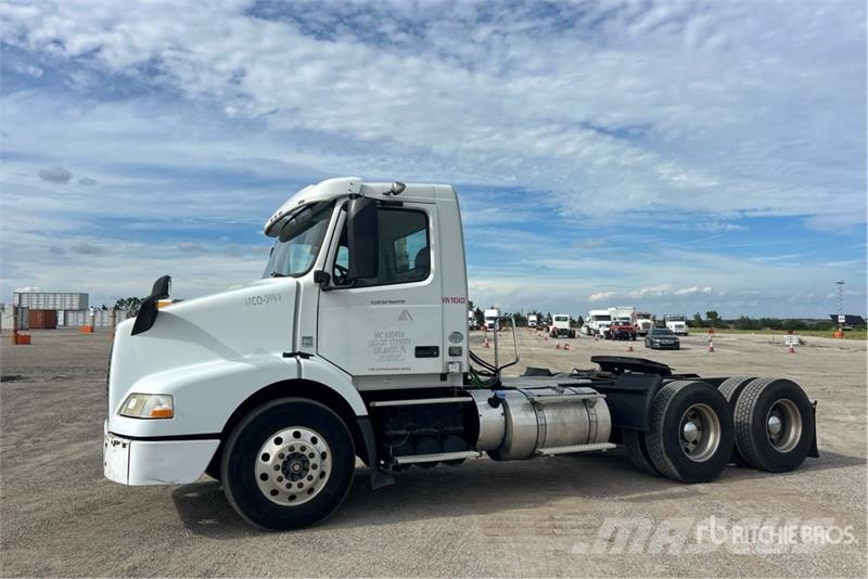 Volvo VNM وحدات الجر