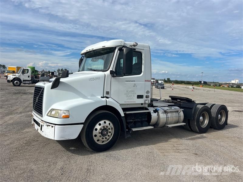 Volvo VNM وحدات الجر