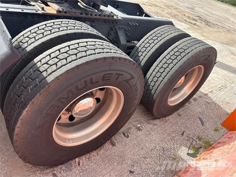 Volvo VNM وحدات الجر