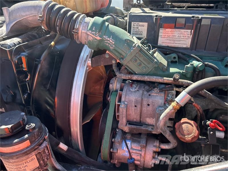 Volvo VNM Camiones aspiradores/combi