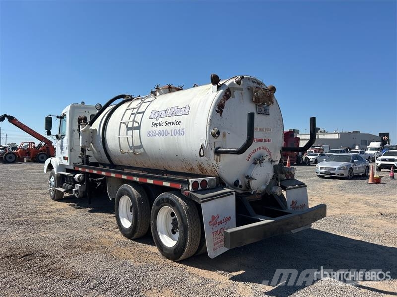Volvo VNM Camiones aspiradores/combi