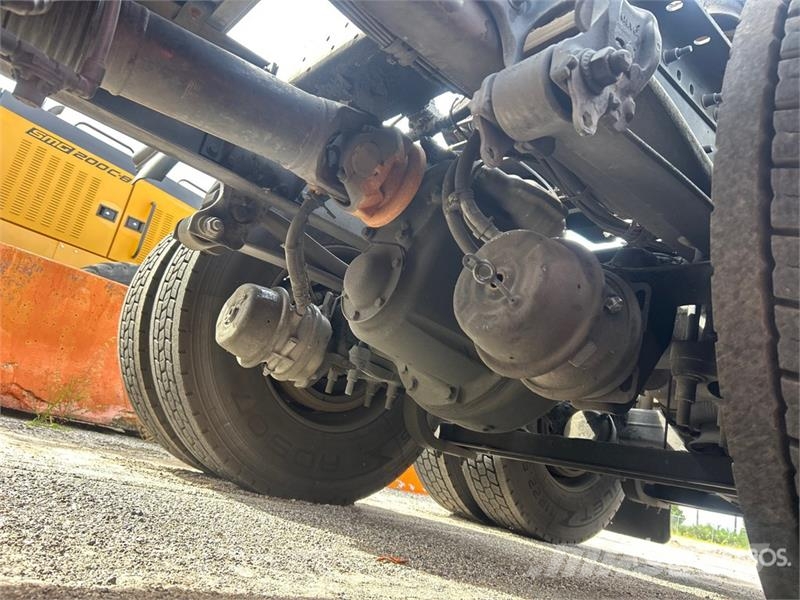 Volvo VNM وحدات الجر