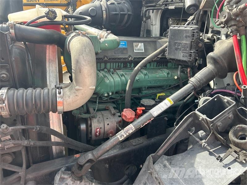 Volvo VNM وحدات الجر