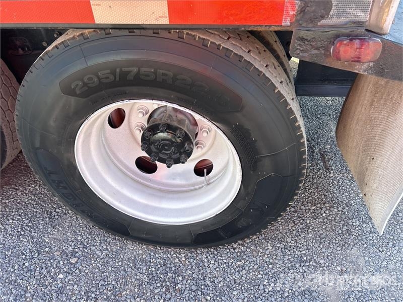 Volvo VNM Camiones aspiradores/combi