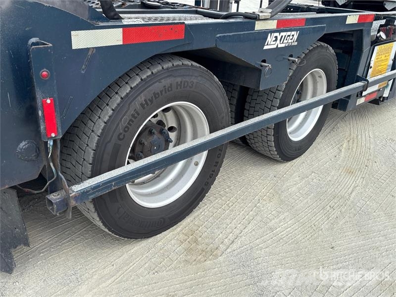 Volvo VNM200 6x4 Car Carrier Truck Autovežiai