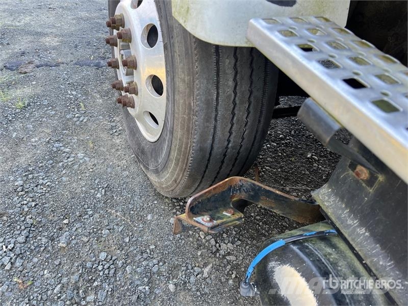 Volvo VNM64T Camiones tractor