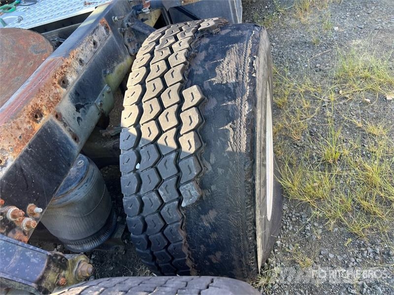 Volvo VNM64T Camiones tractor