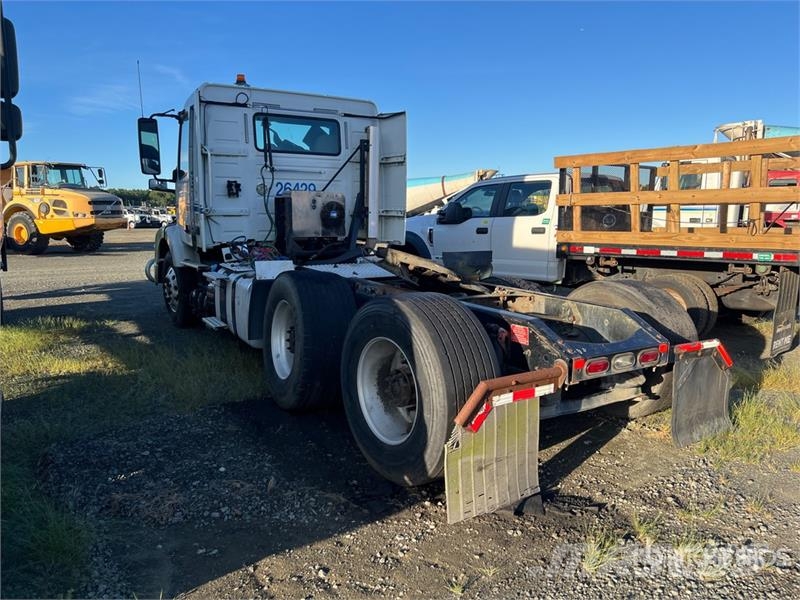 Volvo VNM64T Camiones tractor
