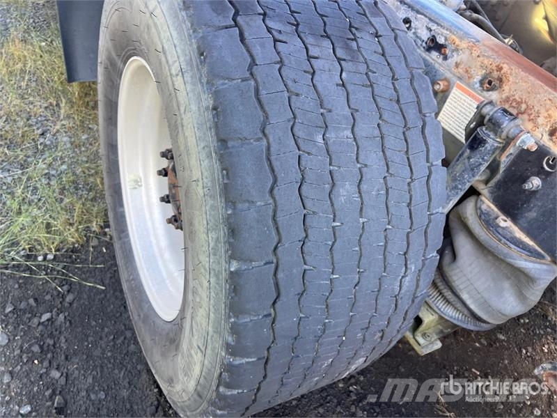 Volvo VNM64T Camiones tractor