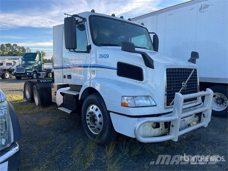 Volvo VNM64T Camiones tractor