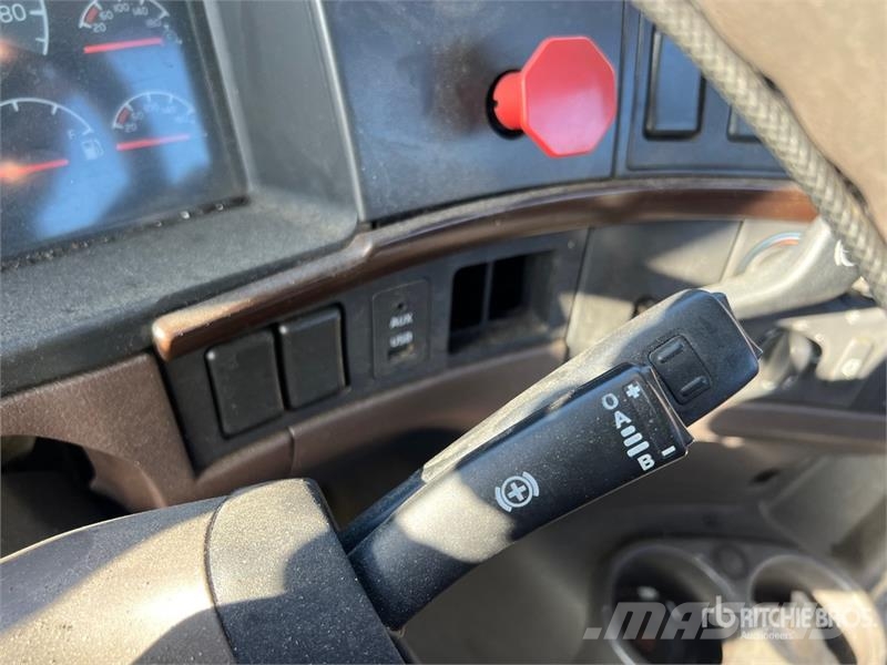 Volvo VNM64T Camiones tractor