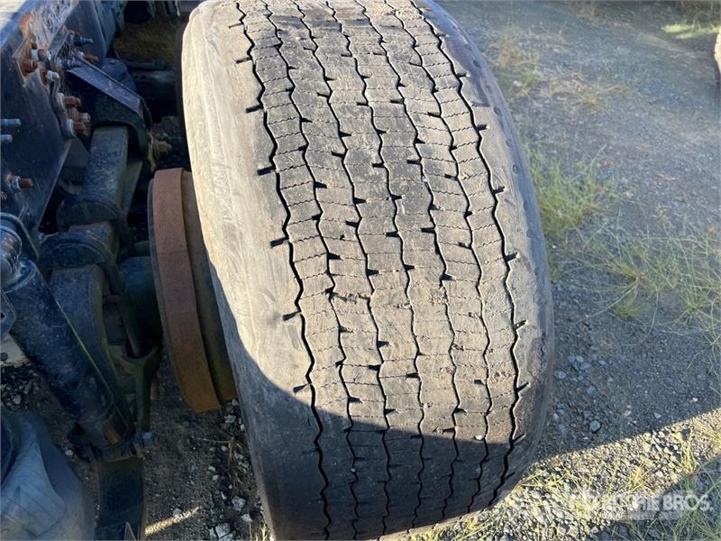 Volvo VNM64T Camiones tractor