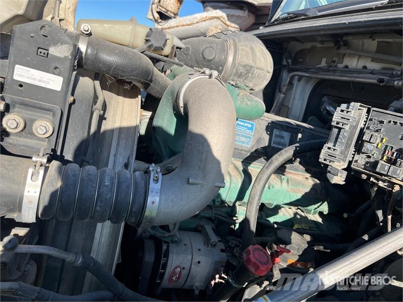 Volvo VNM64T Camiones tractor