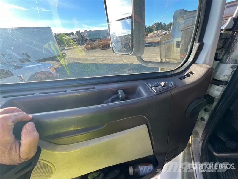 Volvo VNM64T Camiones tractor