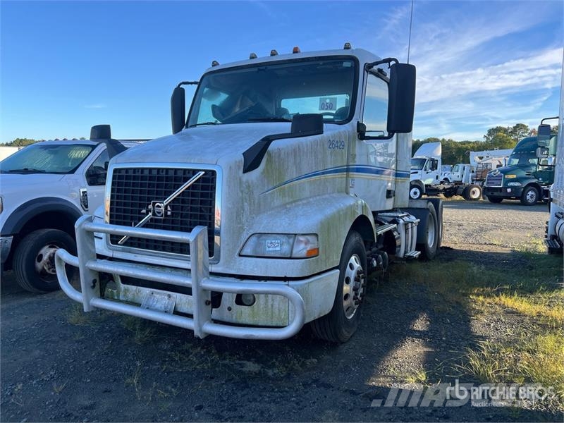 Volvo VNM64T Camiones tractor