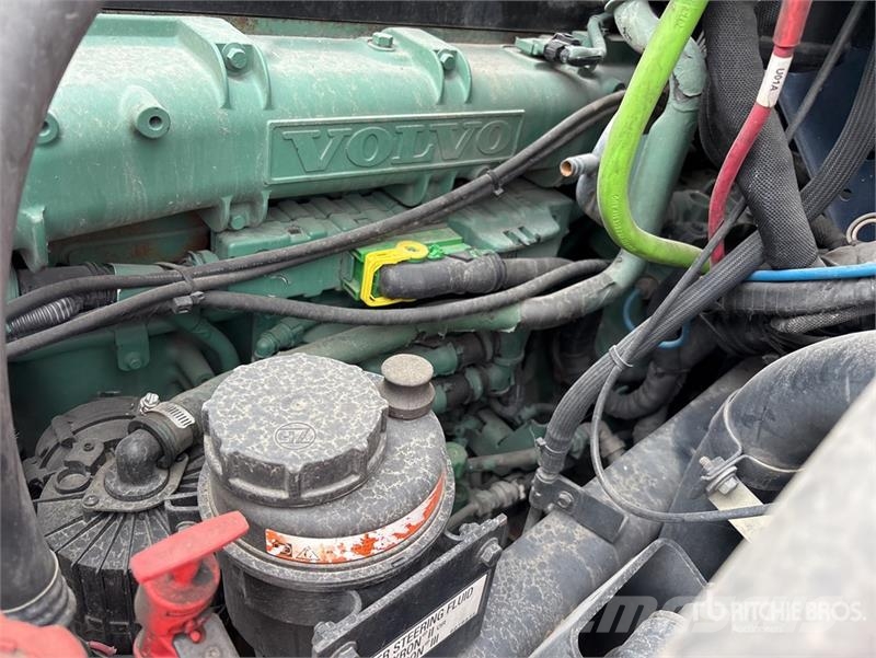 Volvo VNM64T200 6x4 T/A Day Cab Truck Tractor Trekkers